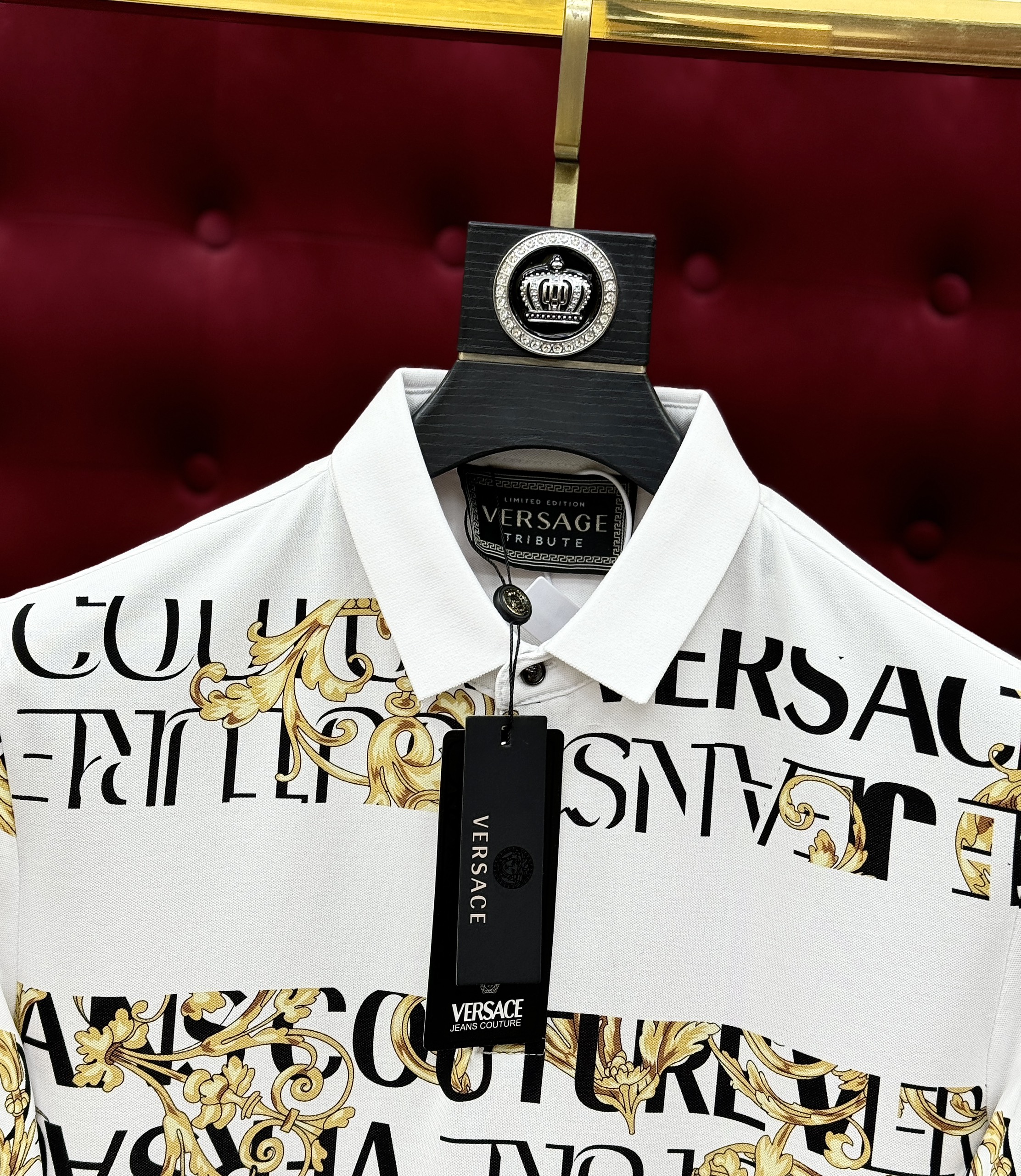 Áo polo Versace VS họa tiết logo chữ lồng hoa văn Vàng Like Auth 1-1 on web CD